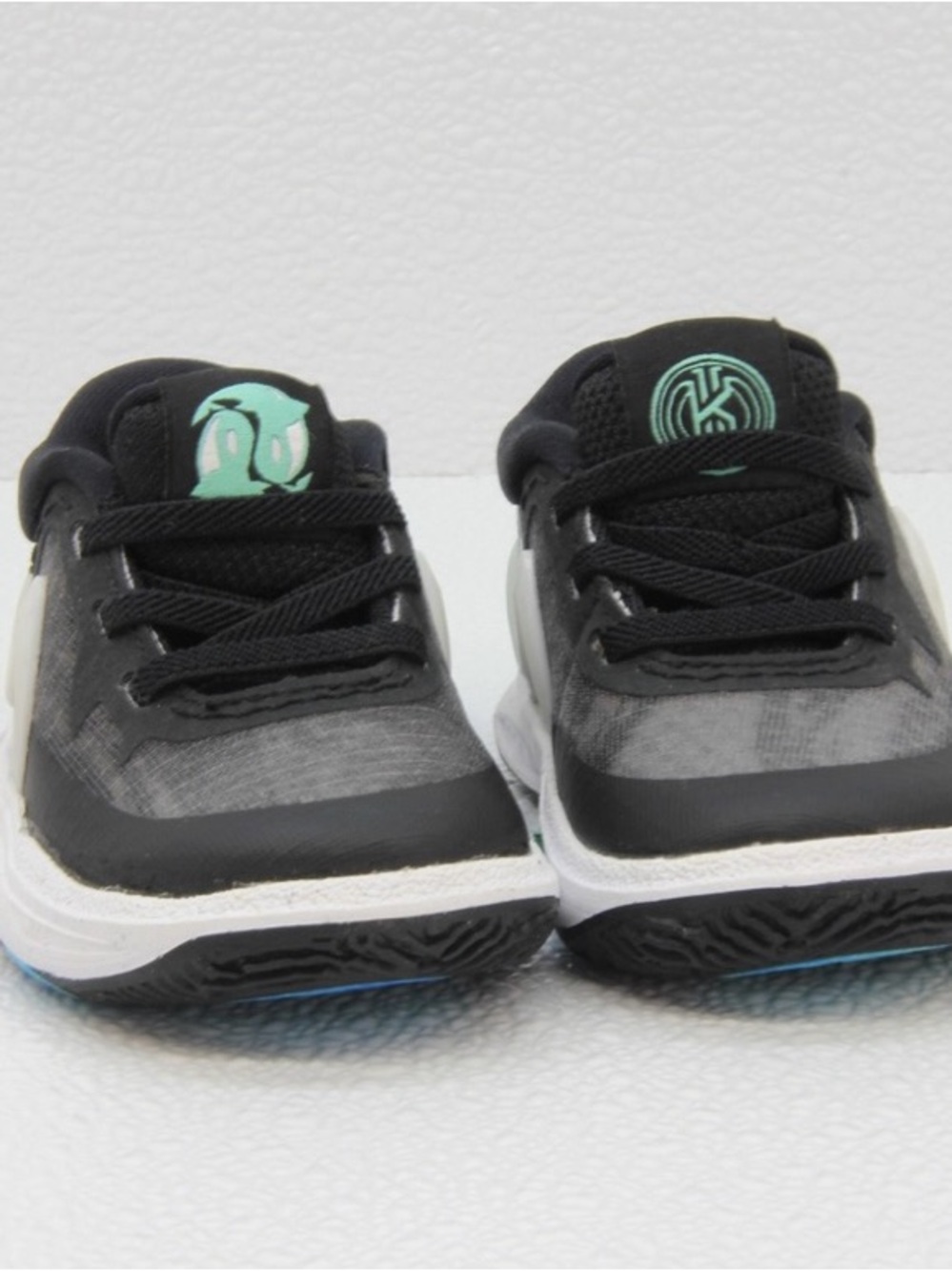 Nike Kids Black and Green Sneakers
